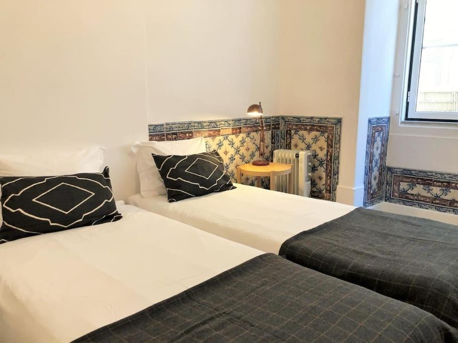 Apartment Sj1d+e Heart Of Baixa New A/c Spacious 2 Apts 5br2ba *