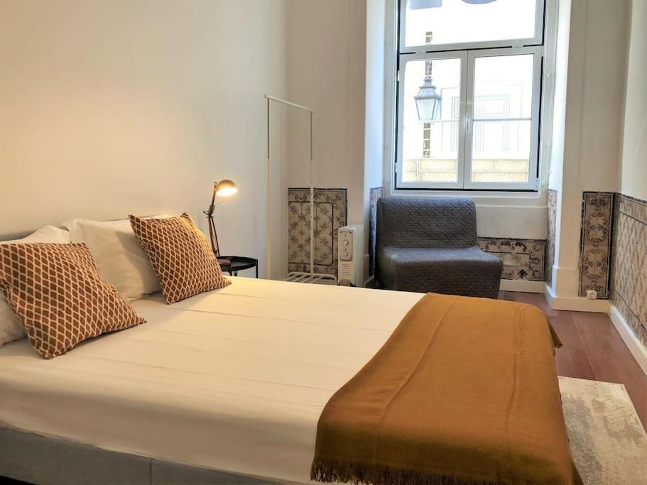 Sj1d+e Heart Of Baixa New A/c Spacious 2 Apts 5br2ba Lissabon