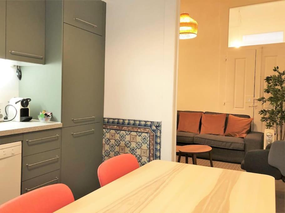 Sj1d+e Heart Of Baixa New A/c Spacious 2 Apts 5br2ba * Lissabon