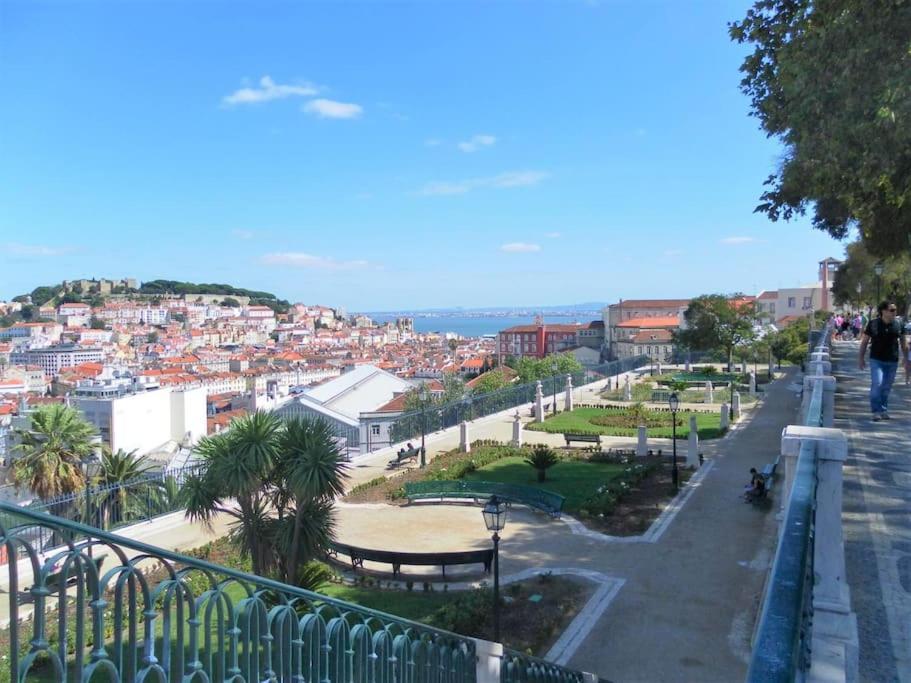 Sj1d+e Heart Of Baixa New A/c Spacious 2 Apts 5br2ba Apartment Lissabon