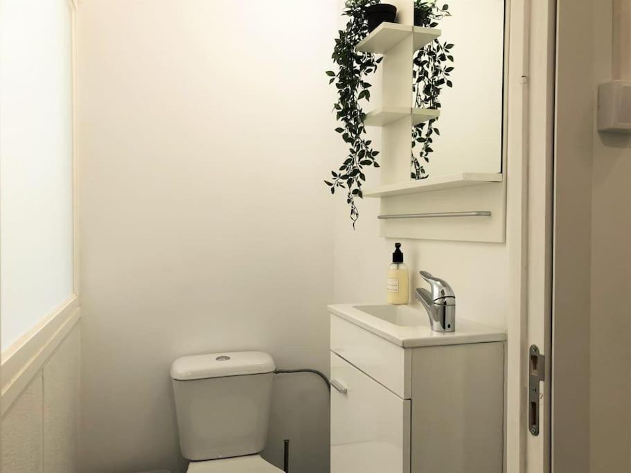 Sj1d+e Heart Of Baixa New A/c Spacious 2 Apts 5br2ba Lissabon