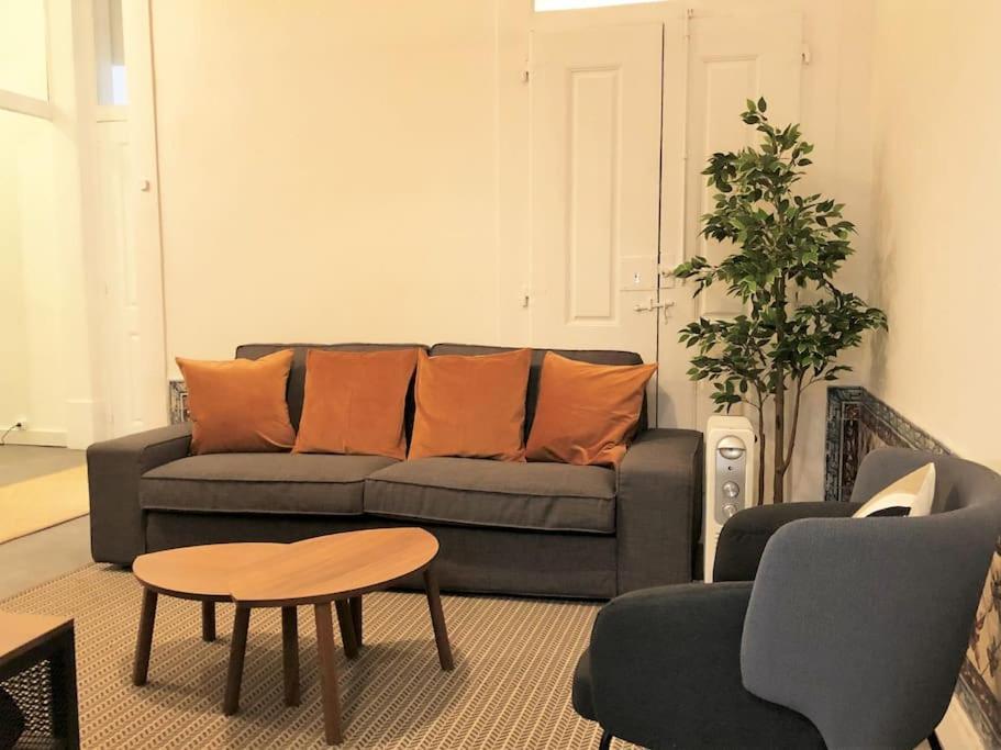 Sj1d+e Heart Of Baixa New A/c Spacious 2 Apts 5br2ba Apartment