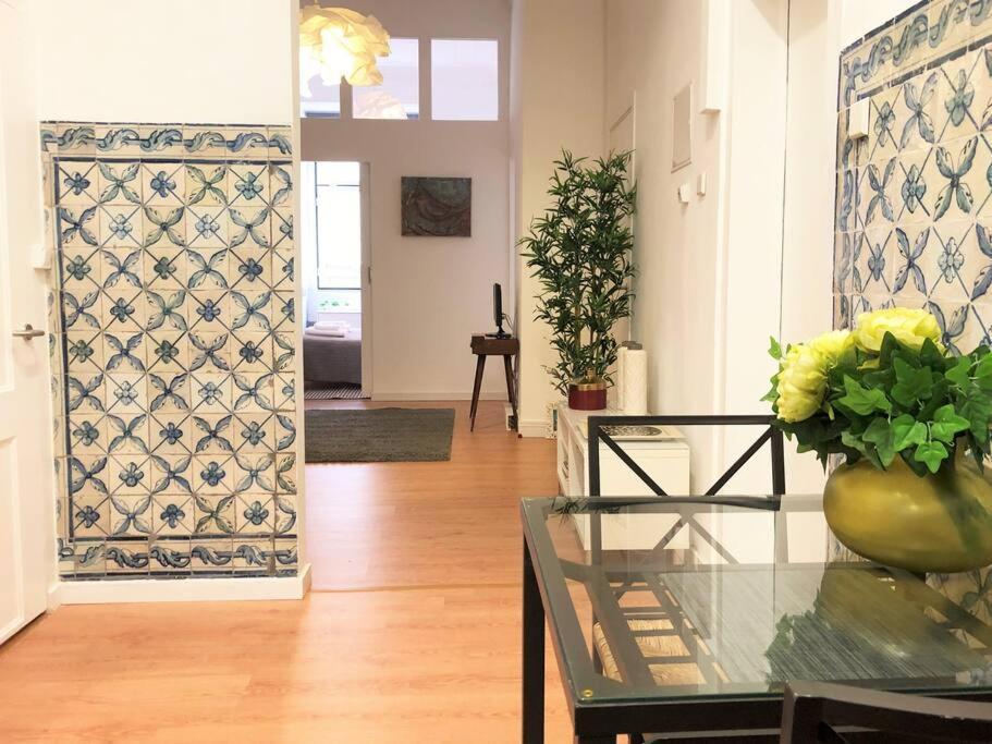 Apartment Sj1d+e Heart Of Baixa New A/c Spacious 2 Apts 5br2ba *