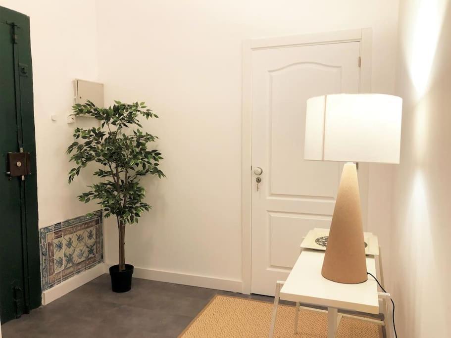 Sj1d+e Heart Of Baixa New A/c Spacious 2 Apts 5br2ba Apartment *