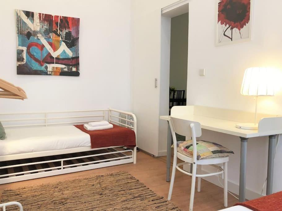Sj1d+e Heart Of Baixa New A/c Spacious 2 Apts 5br2ba * Lissabon