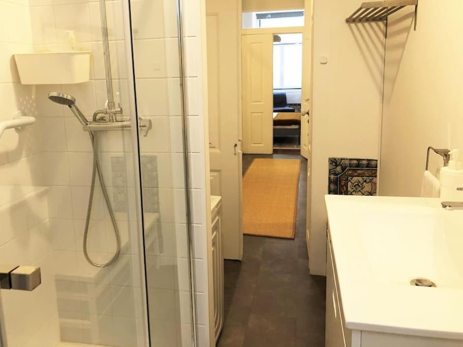 Sj1d+e Heart Of Baixa New A/c Spacious 2 Apts 5br2ba Apartment Lissabon